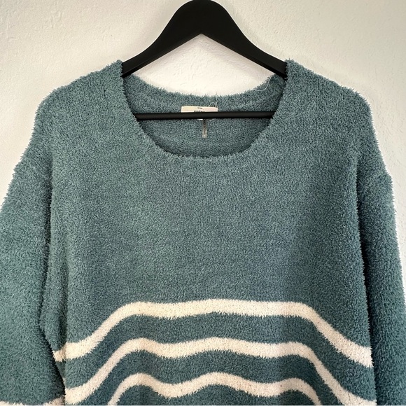 Entro Sage Green and White Stripped Sweater Sixe XL - Picture 2 of 9